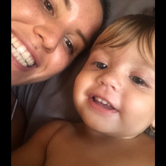 Meet Eli your Seller & Posh Ambassador 💫 - Picture 5 of 8